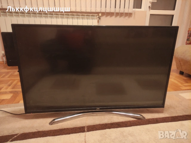 Телевизор JVC 43 инча за части 