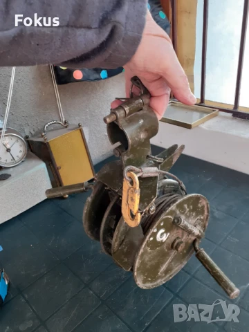 Стара руска военна лебедка с два барабана