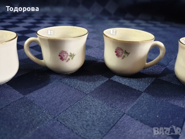 Порцеланови чашки за греяна ракия със златен кант на Български производител - 4 броя, снимка 2 - Сервизи - 43906099