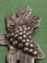 Метална брошка Грозд върху листо пластика много красив дизайн 26236, снимка 5