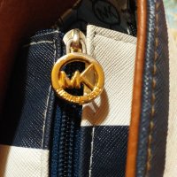 Дам.чанта-"Michael Kors"-/изк.кожа/,цвят-бяло+синьо+кафяво. Закупена от Италия., снимка 7 - Чанти - 27093705