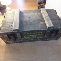 Стар военен сандък, Армеиски сандък за 6 противопехотни скачащи мини  DM 31 - 1962 г, снимка 1 - Антикварни и старинни предмети - 27818427