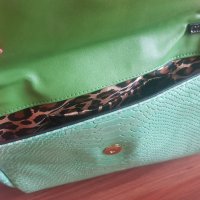 Нова чанта на Roberto Cavalli , снимка 3 - Чанти - 37827775