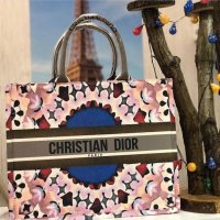 Дамска чанта Christian Dior код 84, снимка 1 - Чанти - 33272398