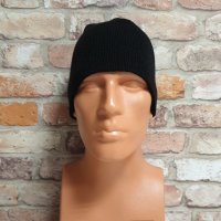 Нова зимна шапка в черен цвят, снимка 5 - Шапки - 43015913
