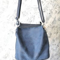 Дамска чанта от естествен велур , снимка 1 - Чанти - 32333820