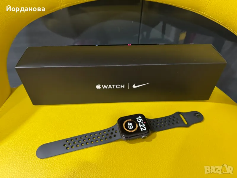 Apple Watch Nike S5 44mm Space Grey Aluminium Case Anthracite/Black Nike Sport Band, снимка 1