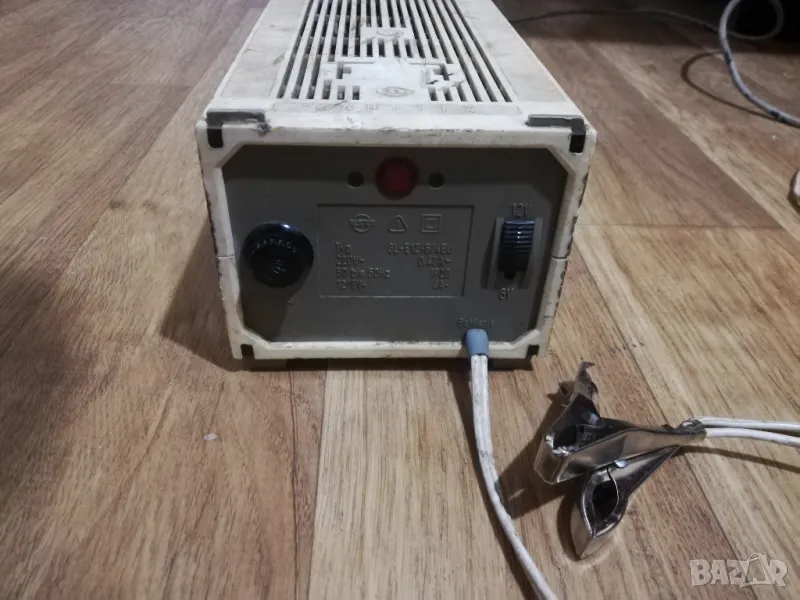 Германско зарядно за автомобили - 12V - 4A, снимка 1
