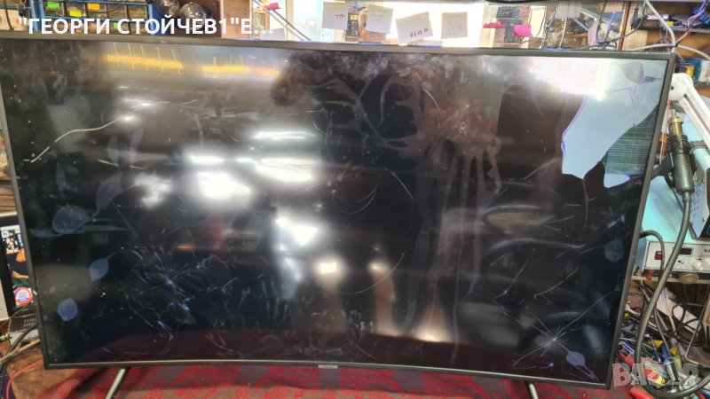 UE55RU77372U  СЪС СЧУПЕН ПАНЕЛ, снимка 1