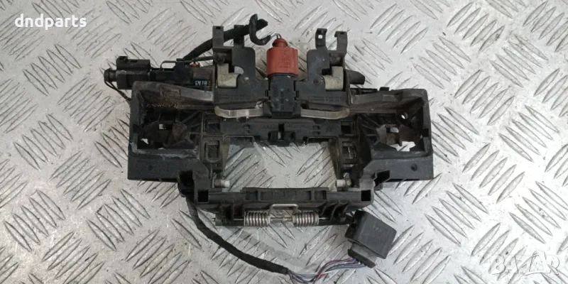 Основа дръжка врата Audi A8 2005г.(задна дясна)	, снимка 1