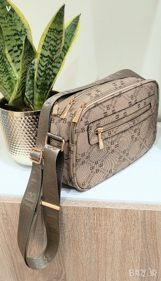 Бежова дамска кожена чанта през рамо с дълга дръжка , снимка 1