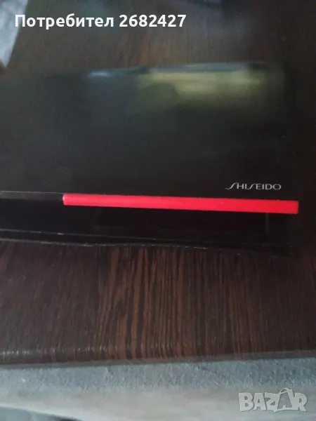 Shiseido Travel Light As Air Palette - Хайлайтър-руж / Сенки за очи / Гел за устни, снимка 1