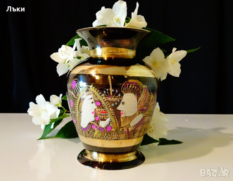 Бронзова ваза,ръчно гравирана Сватба. , снимка 1