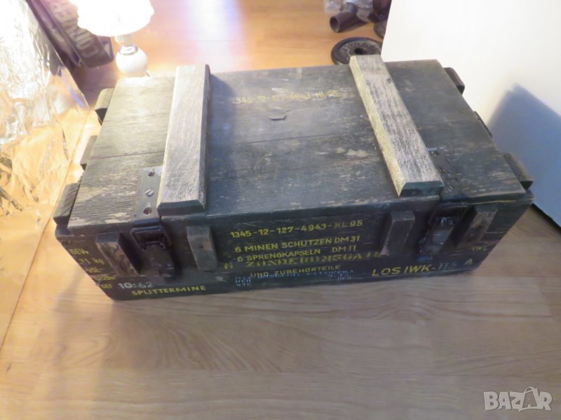 Стар военен сандък, Армеиски сандък за 6 противопехотни скачащи мини  DM 31 - 1962 г армейски, снимка 1