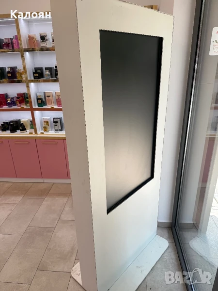 Рекламен тотем/дисплей, снимка 1