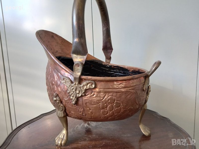 Ретро медна кофа с бронзови крака , снимка 1