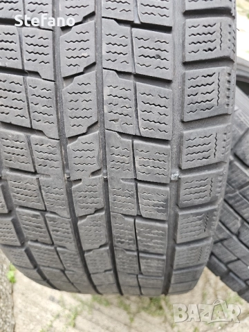 Зимни гуми Dunlop Дънлоп 235/50/18 , снимка 2 - Гуми и джанти - 52077129