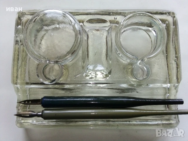 Стара стъклена мастилница + две писалки