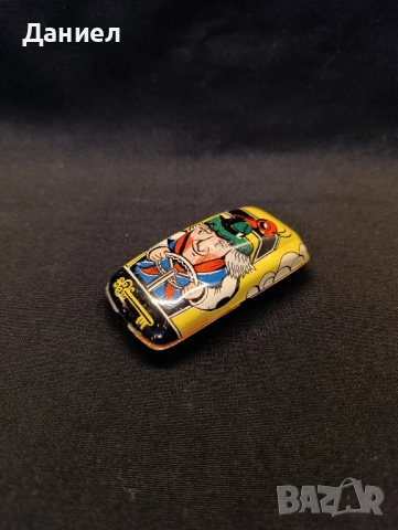 Стара метална количка