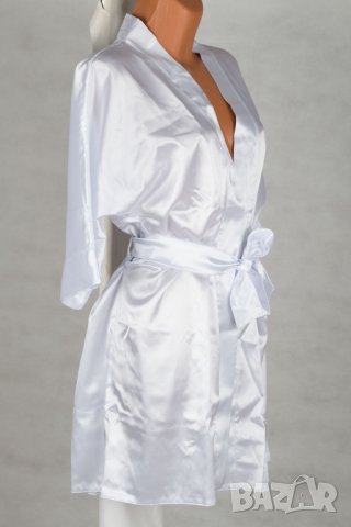 Бял комплект от халат и долнище на пижама марка Dkaren , снимка 6 - Пижами - 32875551