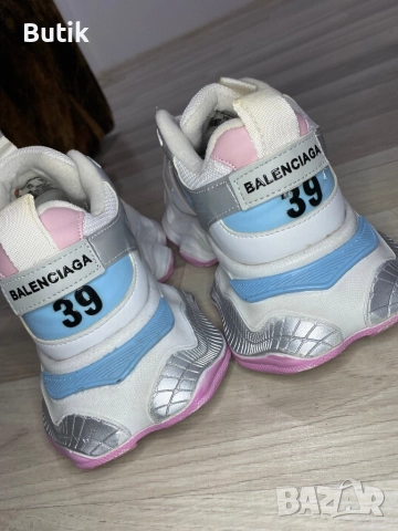 Дамски маратонки, снимка 2 - Маратонки - 52642895