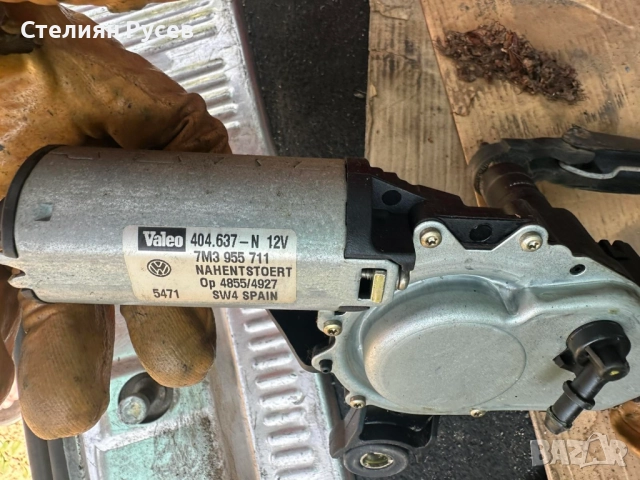 ел, мотор с задно рамо чистачки механизъм на чистачките за VW Sharan 2.8i 204кс VR6 2002г - цена 25 , снимка 4 - Части - 52027813