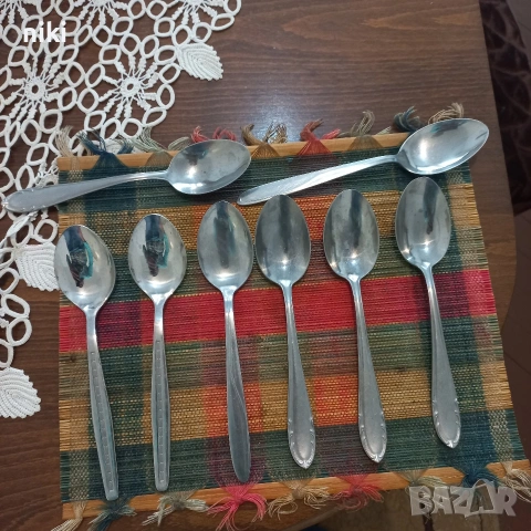 8 броя лъжици от неръждаема стомана.