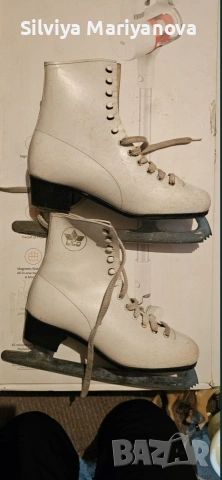 Продавам 2 чифта кожени кънки 38 и 40 номер