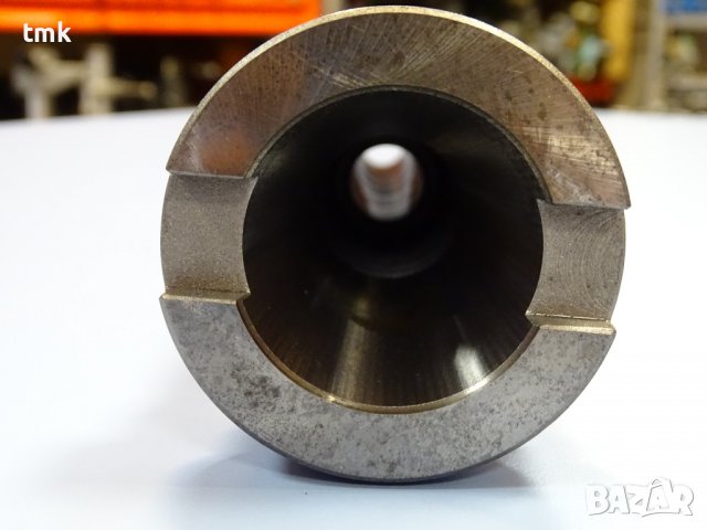 Вертикален шпиндел за фреза L-310 spindle vertical milling, снимка 7 - Резервни части за машини - 39040398