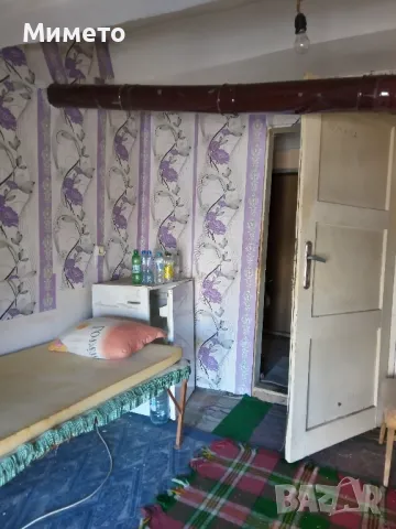 Давам под наем квартира до Медицинският институт в Плевен, в къща таванска стая, снимка 2 - Стаи под наем - 48314694