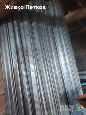 Метални лозарски колове