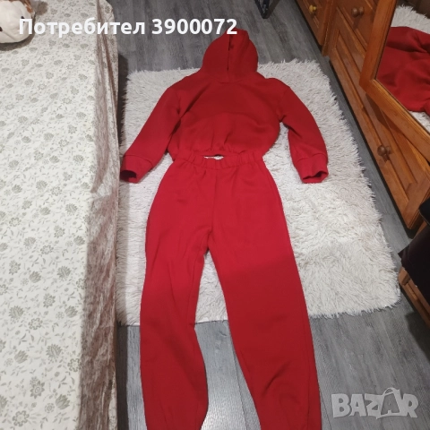 червен спортен комплект, снимка 2 - Спортни екипи - 52226686