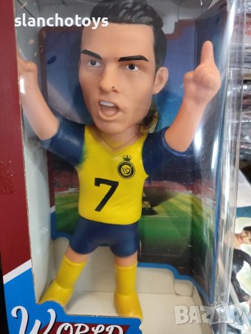 Големи фигури на Роналдо и Меси,около 23см