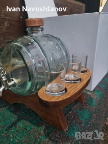 Сервиз включващ буренце за ракия и чаши , снимка 4 - Сервизи - 52337368