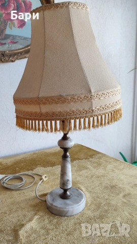 Настолна лампа с мраморна основа, снимка 3 - Настолни лампи - 51765439