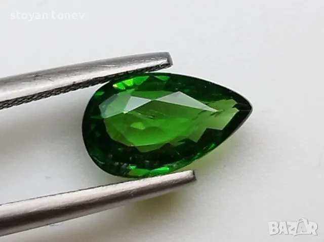 Елегантен Цаворит гранат в шокиращо зелен цвят 0.99кт.! Сертифициран! Нов!, снимка 13 - Други - 50437375