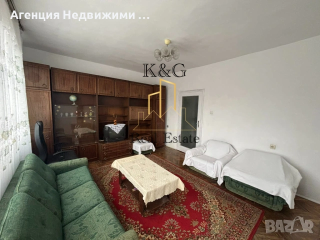 Двустаен тухлен апартамент в идеален център 