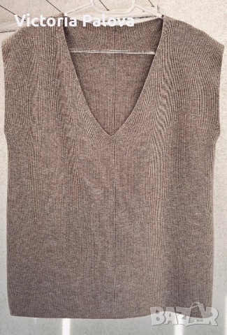 Луксозен плетен елек с V- деколте, снимка 2 - Елеци - 52795762