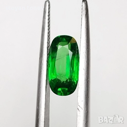 Зашеметяващ зелен цаворит с жив цвят 1.18кт.! Нов!, снимка 8 - Други - 52357131