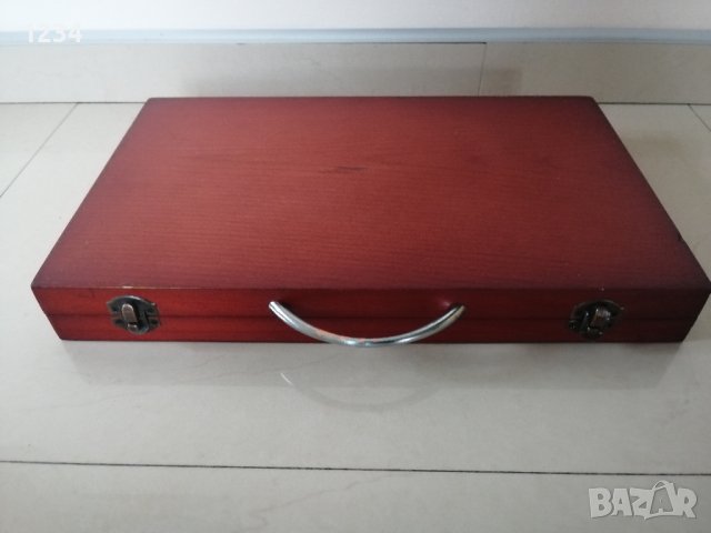 Дървена кутия 37 х 22.5 h 4.5 см. 