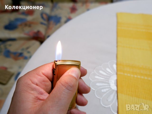 Колекционерска ,перфектна,златиста запалка Ronson Varaflame Electronic, снимка 7 - Запалки - 32468702