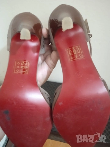 2 чифта дамски обувки, номер 38-39,цена 10лв общо , снимка 4 - Дамски елегантни обувки - 53048152