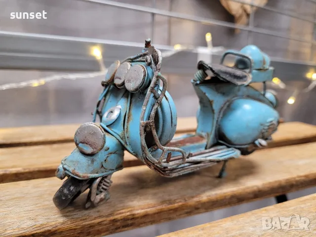 метално винтидж мини моторче, мотор- сувенир