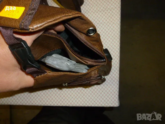 продавам кожена чанта тип бъбрек, снимка 5 - Чанти - 49010156