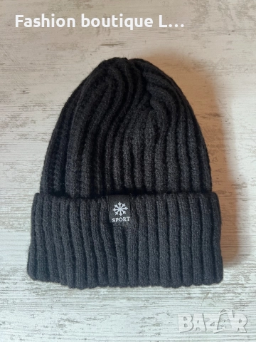 Черна дамска плетена зимна шапка с дебел плюш отвътре и снежинка отпред с надпис спорт 🖤🖤🖤