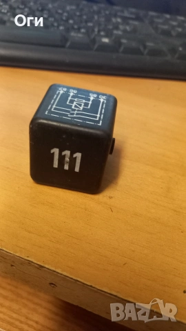 Реле горивна помпа за Ауди 80,90 и 100 357 906 381B №111, снимка 2 - Части - 53356867