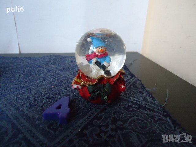 стъклено преспапие със снежен човек ,стъклено преспапие с кокиче, снимка 2 - Колекции - 32697829