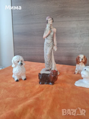 Фигурка на дама с кученце, снимка 5 - Статуетки - 50747514
