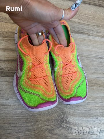 Оригинални цветни маратонки Nike Wmns Flyknit+! 40,5 н, снимка 4 - Маратонки - 43910547