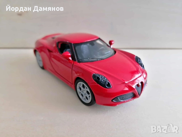 Алфа Ромео 4Ц в мащаб 1:34 , снимка 3 - Колекции - 51853373